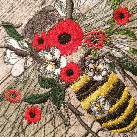Biene Stickdatei Florales Sommermotiv mit Blüten & feinen Details