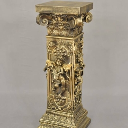 Wunderbare Säule mit Engeln, wunderschön verziert. 83 cm.