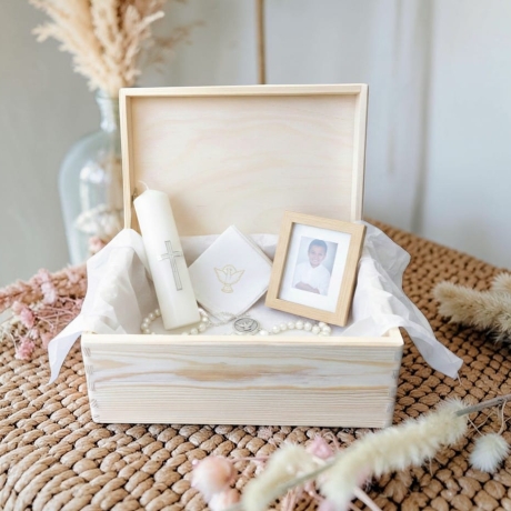 Personalisierte Erinnerungskiste zur Kommunion Taufe Konfirmation