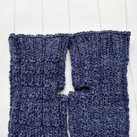 Handstulpen mit Daumenloch Blau gestrickt Umfang bis ca 26 cm