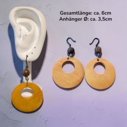 Ohrring mit Holzanhänger