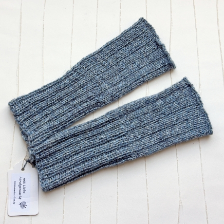 Handstulpen Graublau meliert in Rippen gestrickt Handarbeit