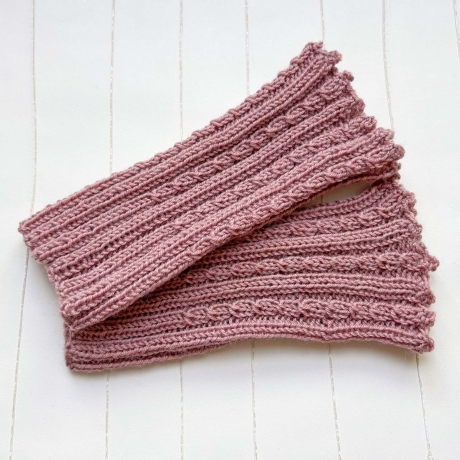Kurze Handstulpen Altrosa Zopfmuster gestrickt Umfang ca 28 cm