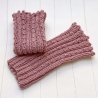Kurze Handstulpen Altrosa Zopfmuster gestrickt Umfang ca 28 cm