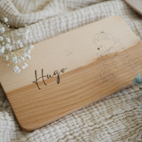 Schneidebrett mit Kindergartenkind Bär und Dreirad Vesperbrett