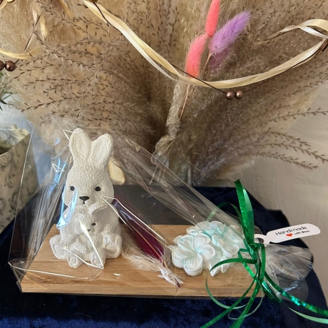 Hasenmutter mit Kind und Blumen, Ostern, Hase, Hasen
