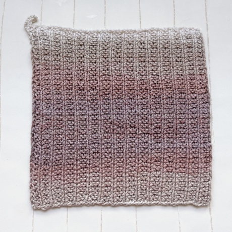 Kleines Spültuch mit Farbverlauf ca 17x17 cm handgestrickt