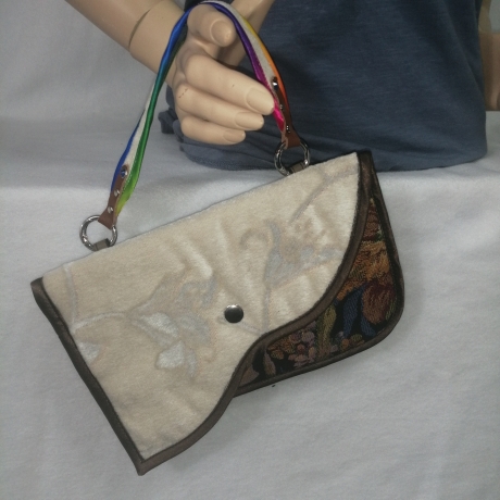 Handtasche Clutch blumen plüsch Unikat Upcycling Qualität Satin