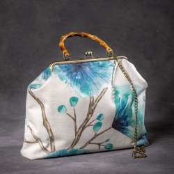 Handgemachte Jacquard Tasche – Weiß/Blaues Blütenmotiv