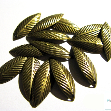40x Anhänger Blätter Bronze 20x8mm Blatt