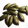 40x Anhänger Blätter Bronze 20x8mm Blatt