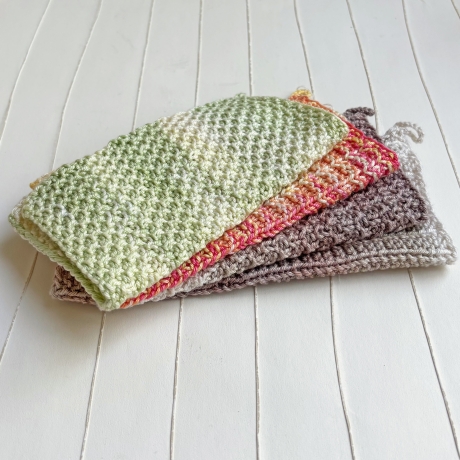 Kleines Spültuch mit Farbverlauf ca 17x17 cm handgestrickt
