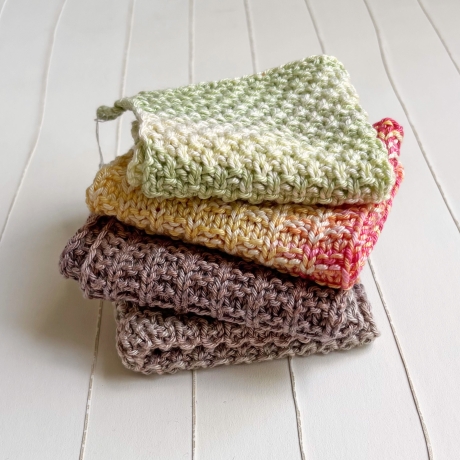 Kleines Spültuch mit Farbverlauf ca 17x17 cm handgestrickt