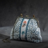 Handgemachte Tasche – Blau/Creme mit Stickerei & Strukturstoff