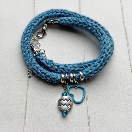 Armband Sternzeichen gestrickt Metallanhänger Länge ca 32 - 40cm