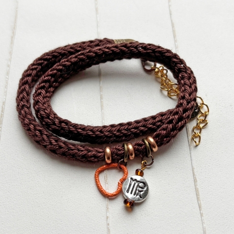 Armband Sternzeichen gestrickt Metallanhänger Länge ca 32 - 40cm