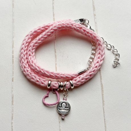 Armband Sternzeichen gestrickt Metallanhänger Länge ca 32 - 40cm