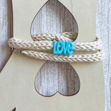 Wickelarmband LOVE Baumwolle und bunte Wortperle ca 32 - 40cm
