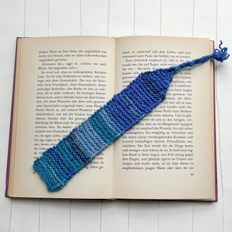Lesezeichen Blau verschiedene Formen handgestrickt