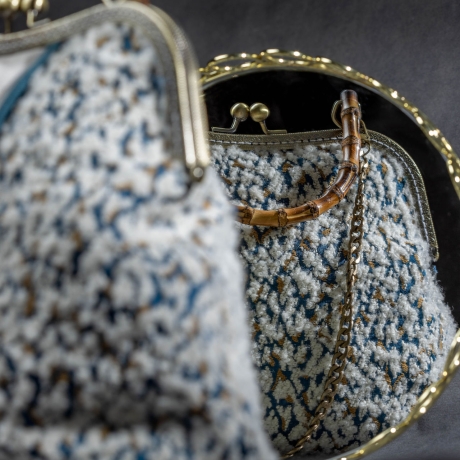 Handgemachte Tasche – Blau/Creme mit Stickerei & Strukturstoff