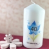 Stumpen Kerze mit Blumen und individuelle Jahreszahl