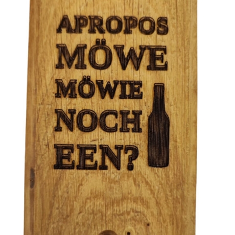 Wand-Flaschenöffner „Apropos Möwe“ aus Eichenholz