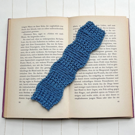 Lesezeichen Blau verschiedene Formen handgestrickt