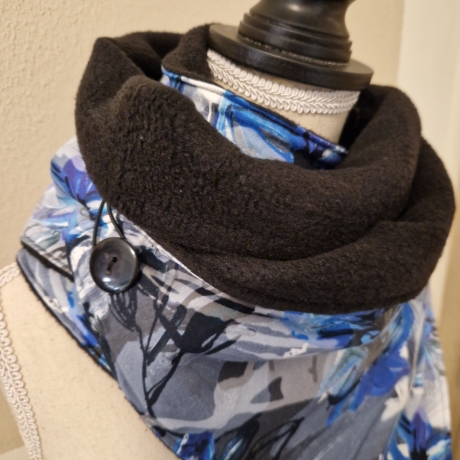 Knopfschal mit Blumen abstrakt für Damen