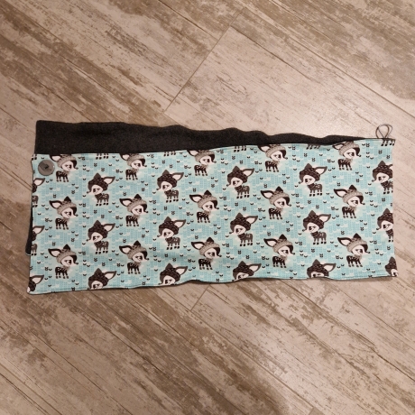 Knopfschal mit Rehen im Winter für Damen