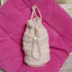 Handgelenktasche für eine Braut