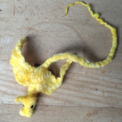 Kleiner Drache fürs Haar oder an die Brust 