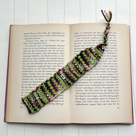 Lesezeichen Grün verschiedene Formen handgestrickt