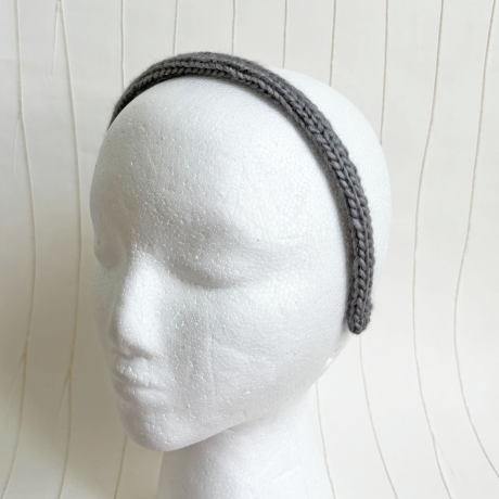 Schmale Haarreifen mit handgestricktem Bezug anniestrickt