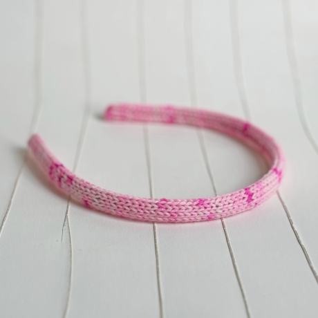 Schmale Haarreifen mit handgestricktem Bezug anniestrickt