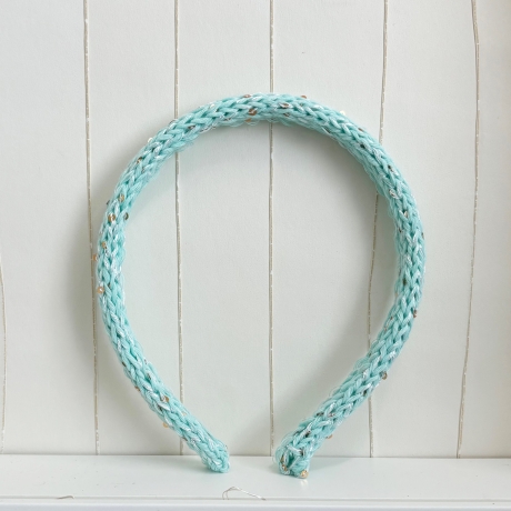 Schmaler Haarreifen Mint Grün mit Pailletten Bezug handgestrickt