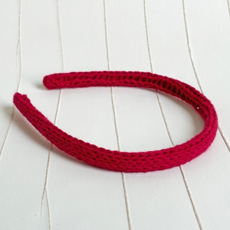 Schmale Haarreifen mit handgestricktem Bezug anniestrickt