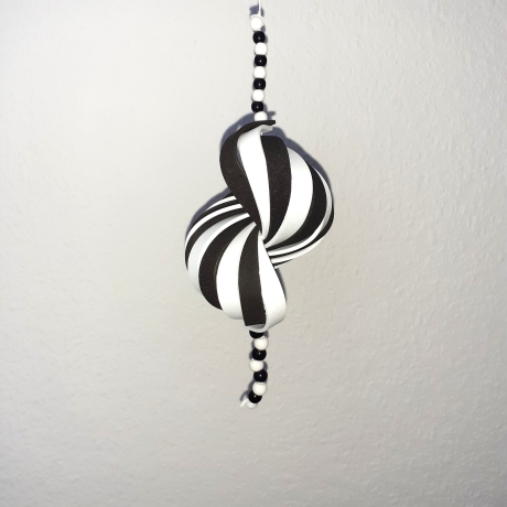Windspiel basteln Kinder-Bastelset, 3 Windspiele in Schwarz-Weiß
