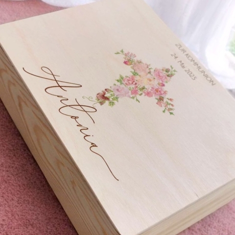 Personalisierte Erinnerungskiste zur Kommunion Taufe Konfirmation