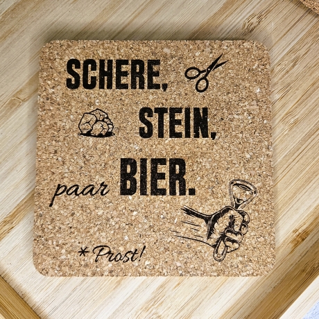 gravierter Korkuntersetzer Schere, Stein, paar Bier
