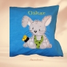Kinderkissen mit Namen - Hasi mit Schmetterling (Gr. 50x30 cm)