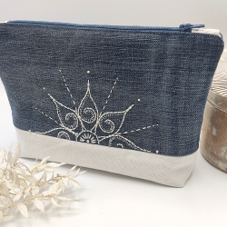 handbestickte Kosmetiktasche Mandala 