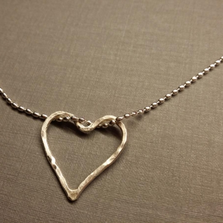 Gehämmertes Herz mit Kugelkette 925 Silber
