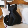 kleiner schwarzer Kater, Kuschelkissen für Katzenliebhaber