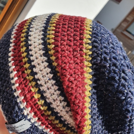 gehäkeltes Slouchy Beanie aus leichtem Tweedgarn