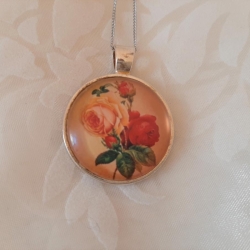 Cabochon-Anhänger mit Kette Motiv Rose Rose