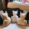 kleiner beiger Kater,  Kuschelkissen für Katzenliebhaber