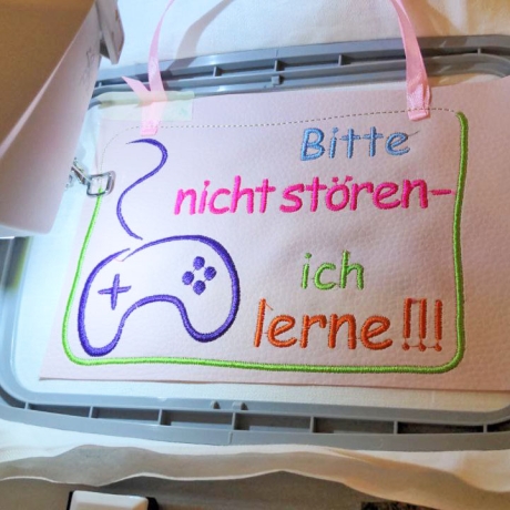 Schild * Ich lerne * Stickdatei für Gamer mit Text und Blanko