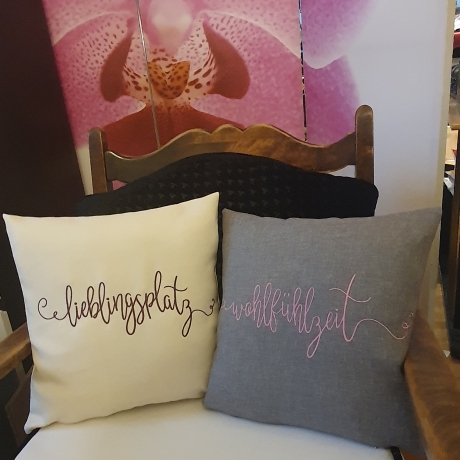 Kissen mit Wunschtext personalisierbar/ bestickt