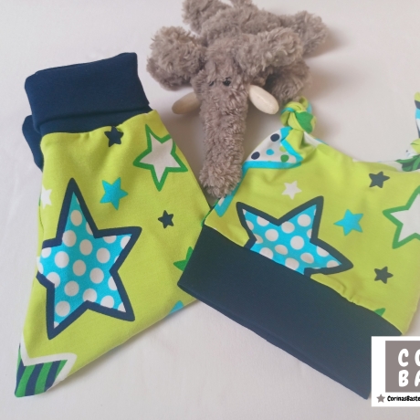 Geschenk zur Geburt Babyset grün blau Sterne Hose & Mütze 62/68