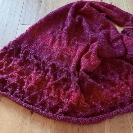 handgestrickter Dreiecks-Schal